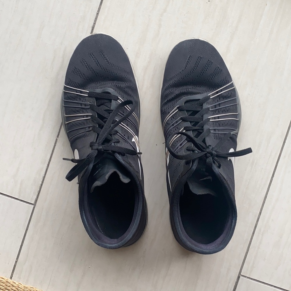 Black Nike sneakers size 10